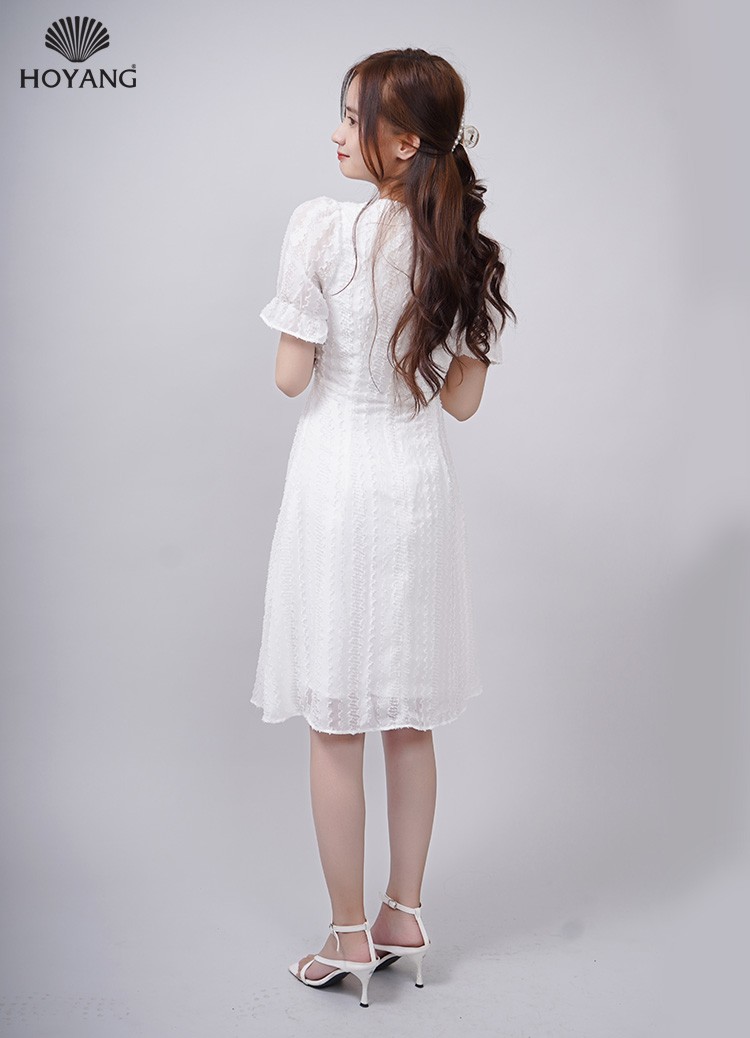 váy trắng tay loe