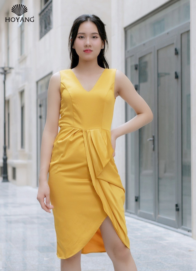 đầm body nhún eo chẻ tà xếp li