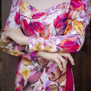 áo dài hoa lá đỏ truyền thống