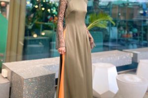 Áo dài cổ trụ tay ren kim tuyến