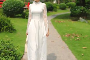 ao dai co tru tay ren kim tuyen 5