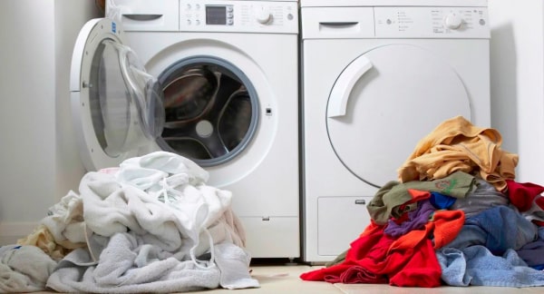 Phân loại quần áo theo chất liệu vải trước khi giặt
