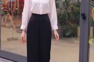 ao so mi mau trang co duc tay dai